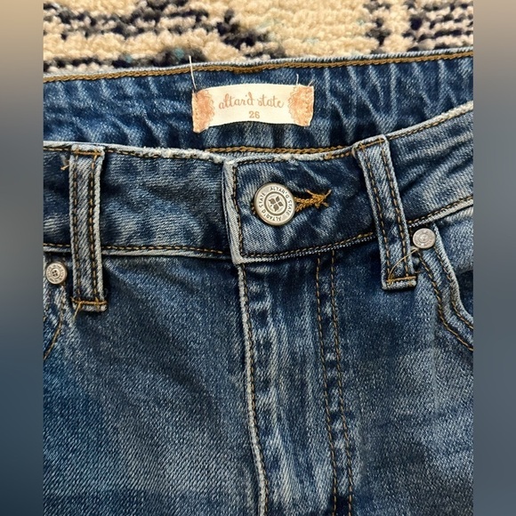 Altar’d State Distressed Jean size 26 - Picture 3 of 5